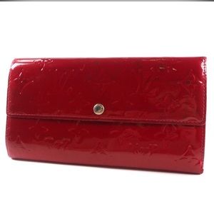 Authentic vernis Louis Vuitton wallet